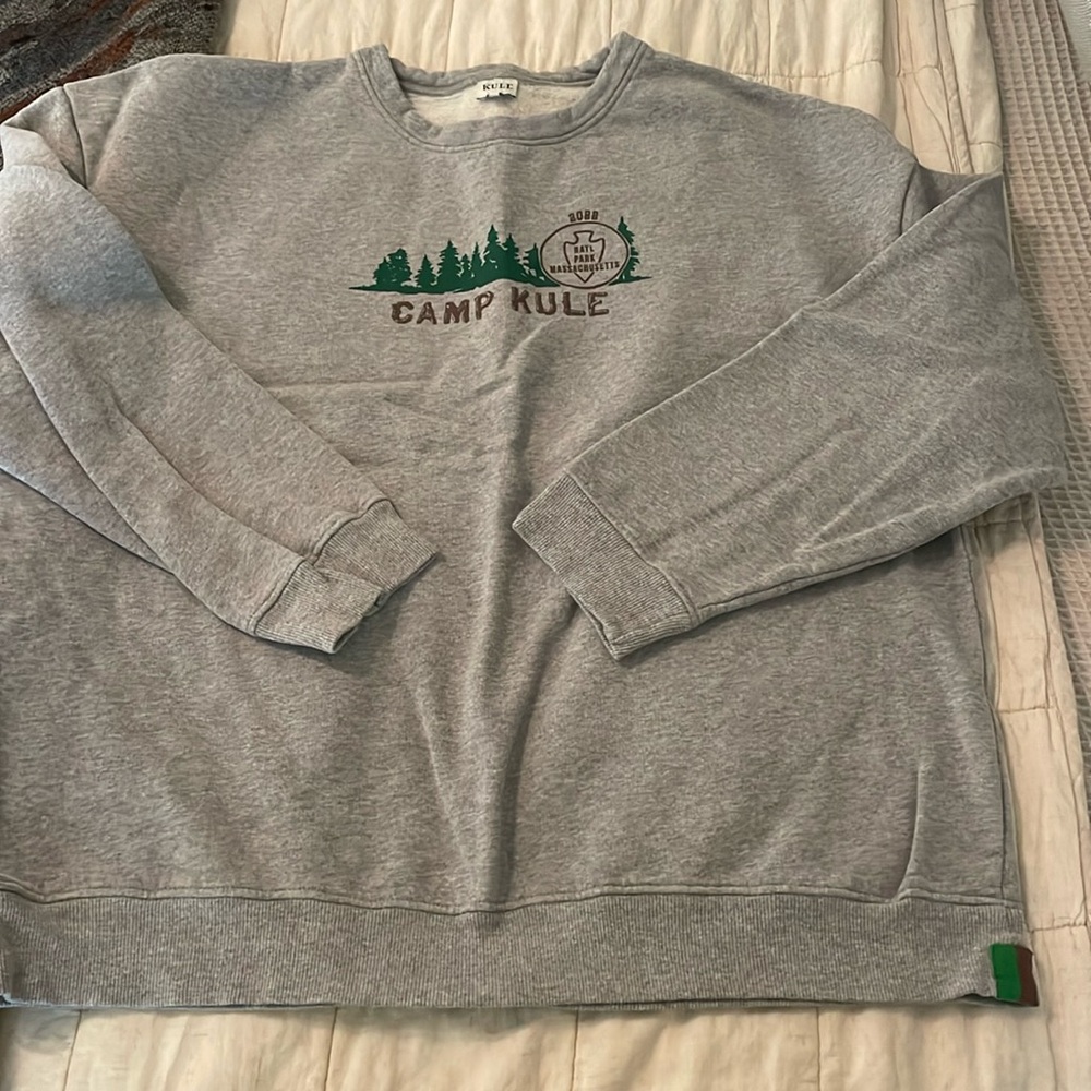 Kule crewneck sweatshirt. Size M.